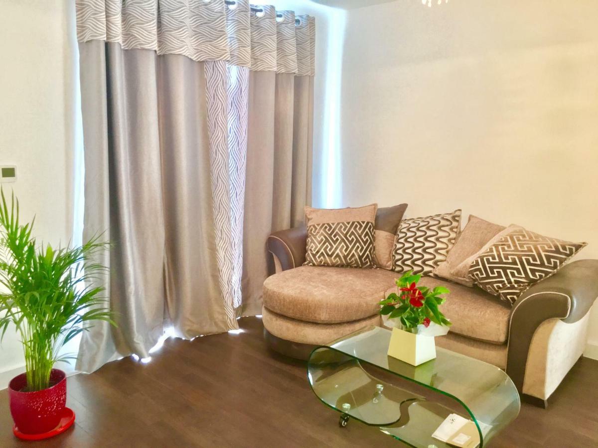 2-Bedrooms Modern Apartment Next To Velodrome, Lounge, Balcony, Parking, Abba Londra Dış mekan fotoğraf