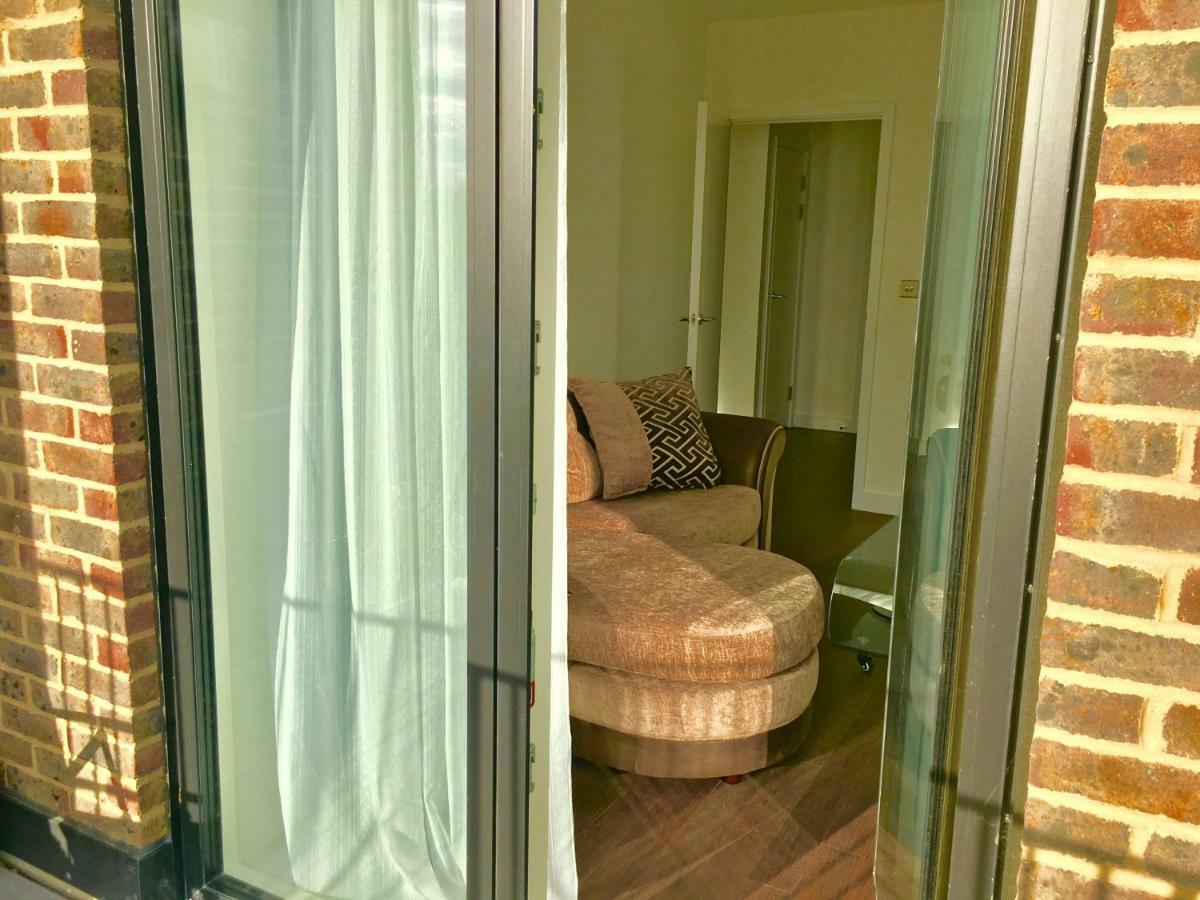 2-Bedrooms Modern Apartment Next To Velodrome, Lounge, Balcony, Parking, Abba Londra Dış mekan fotoğraf