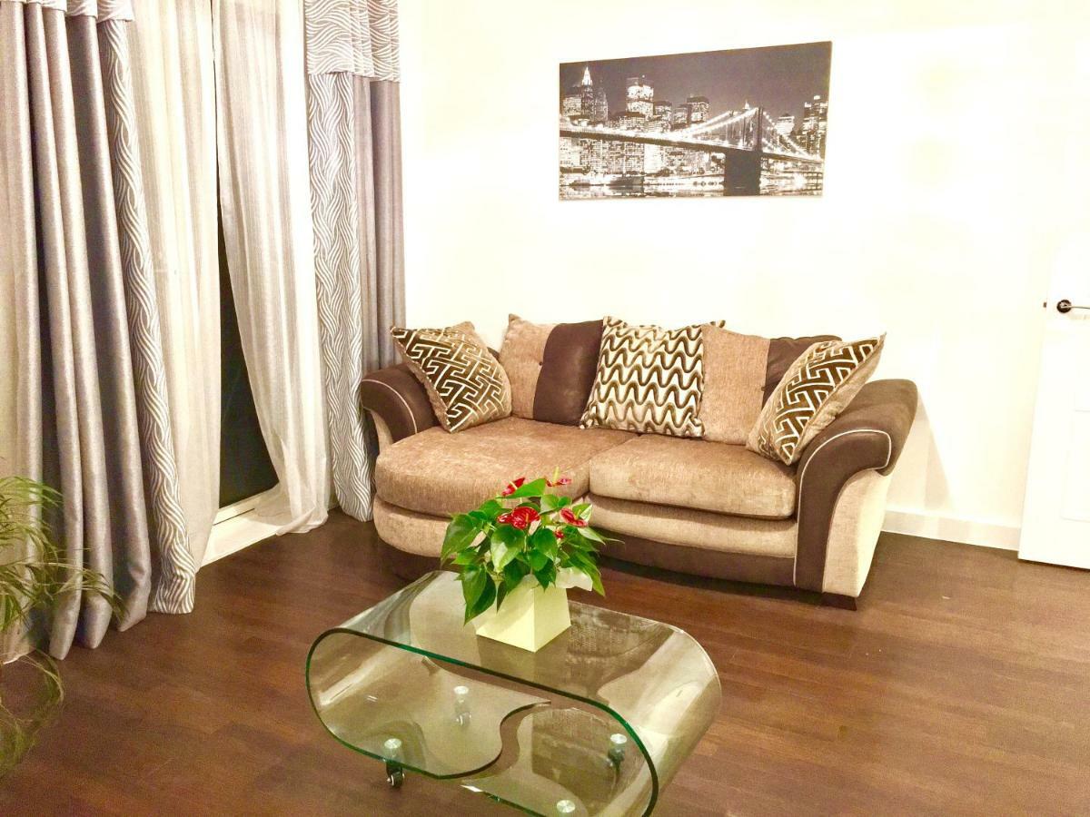 2-Bedrooms Modern Apartment Next To Velodrome, Lounge, Balcony, Parking, Abba Londra Dış mekan fotoğraf