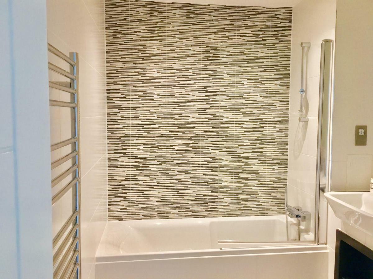2-Bedrooms Modern Apartment Next To Velodrome, Lounge, Balcony, Parking, Abba Londra Dış mekan fotoğraf