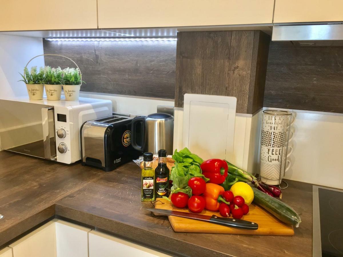 2-Bedrooms Modern Apartment Next To Velodrome, Lounge, Balcony, Parking, Abba Londra Dış mekan fotoğraf